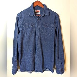 Men's Button up denim Wrangler shirt - Size Medium